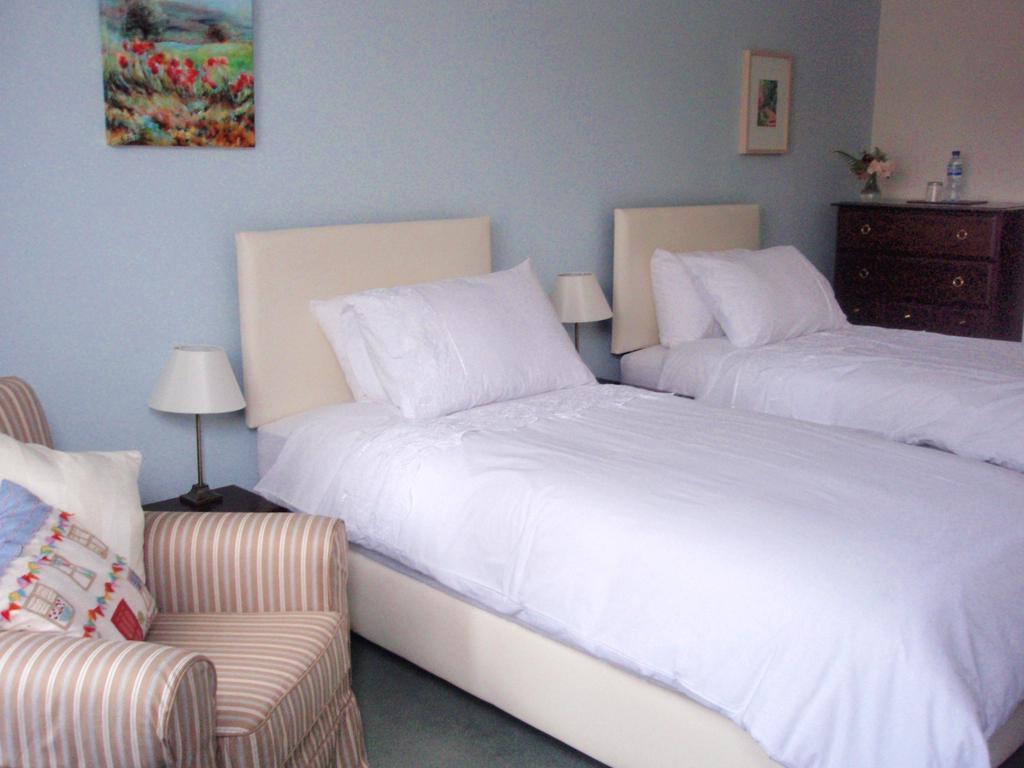 Weston House Bed & Breakfast Bampton  Room photo