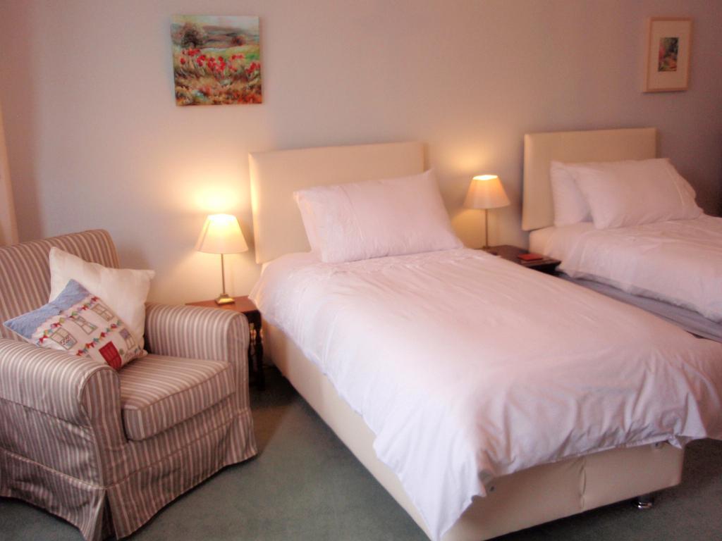 Weston House Bed & Breakfast Bampton  Room photo